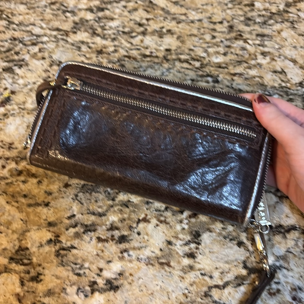 Brown leather Lockheart wristlet - Picture 9 of 10